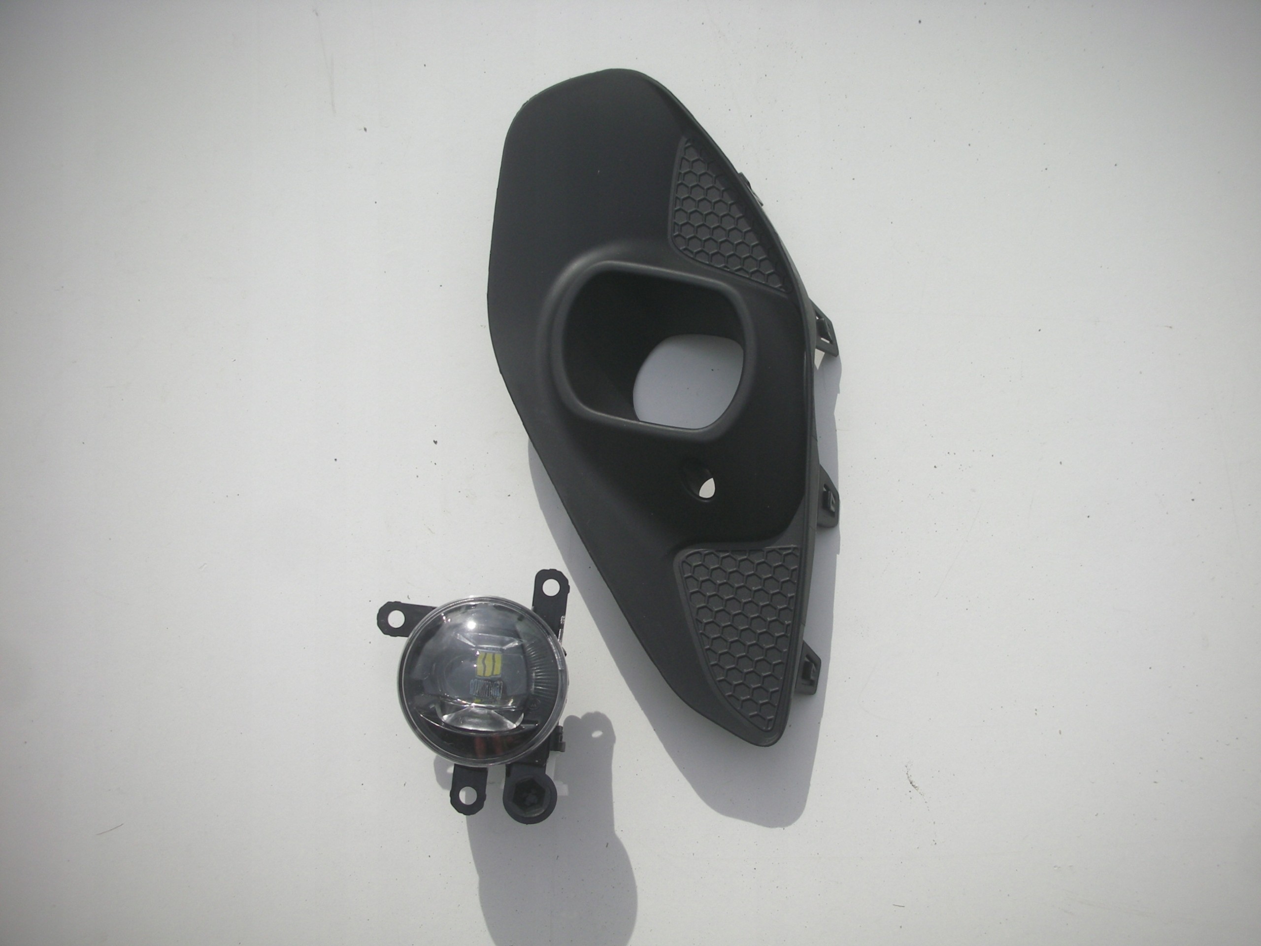 Gitter Blende + LED links DRL Opel Corsa F 2019-2023