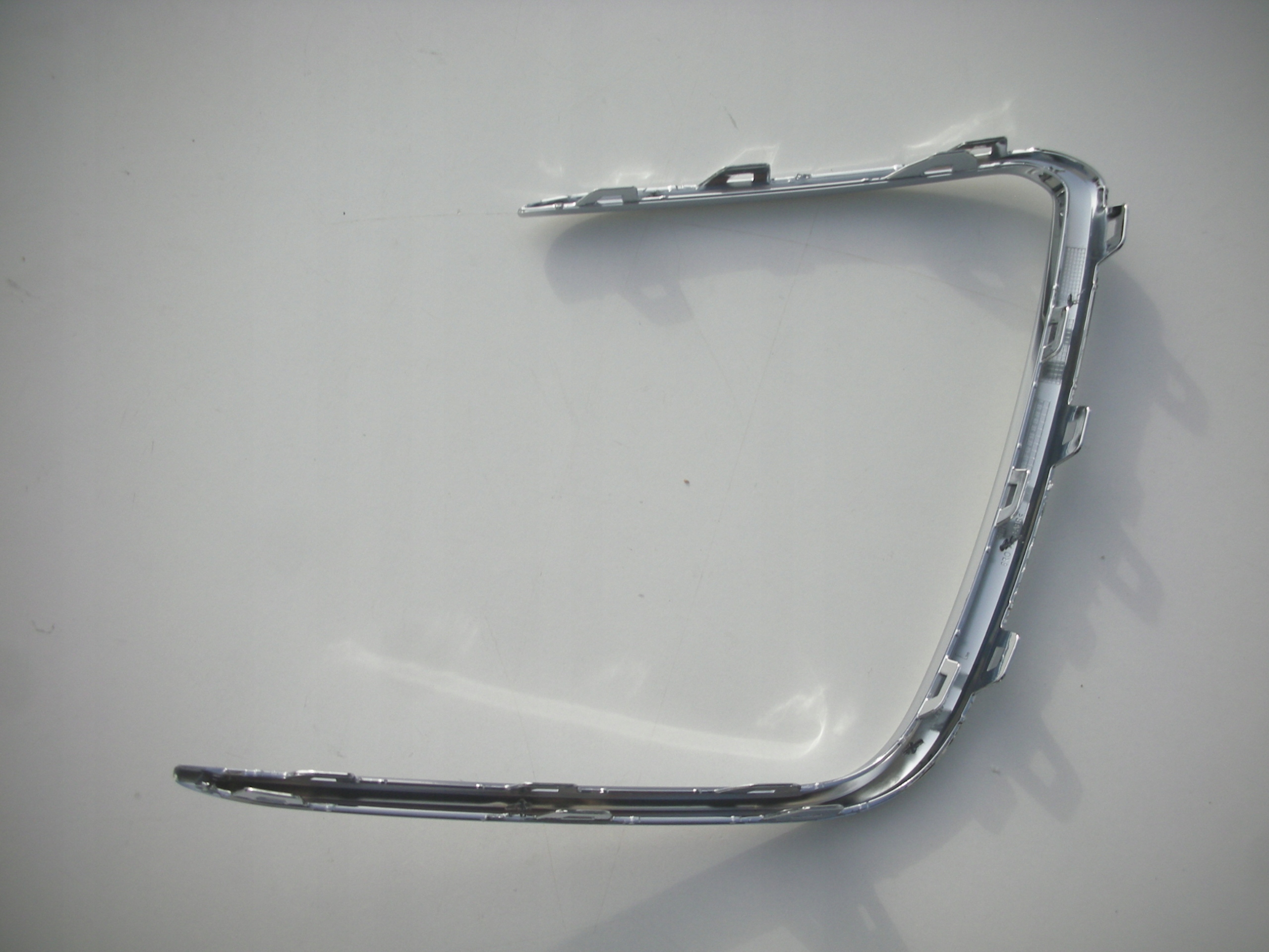 Chrom Linke Leiste des Stoßstangengitters Volkswagen Tiguan II LIFT R-Line 2020-
